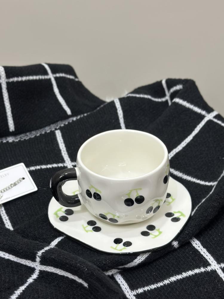 Black winter box, sweater, free size