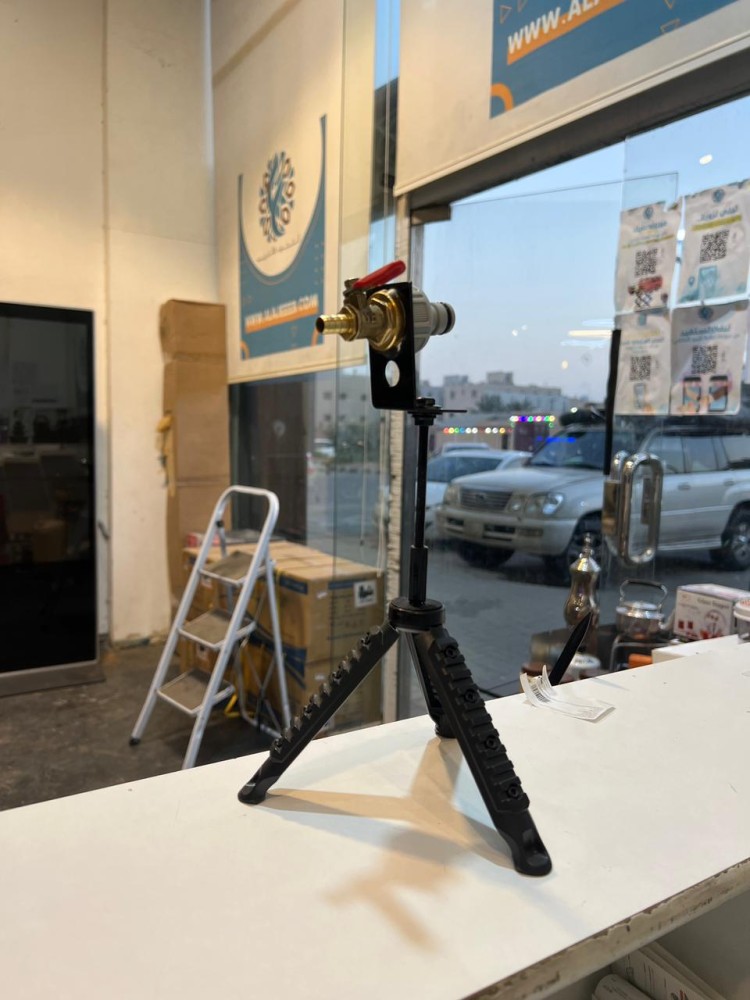 قاعدة بزبوز ثلاثية الأرجل