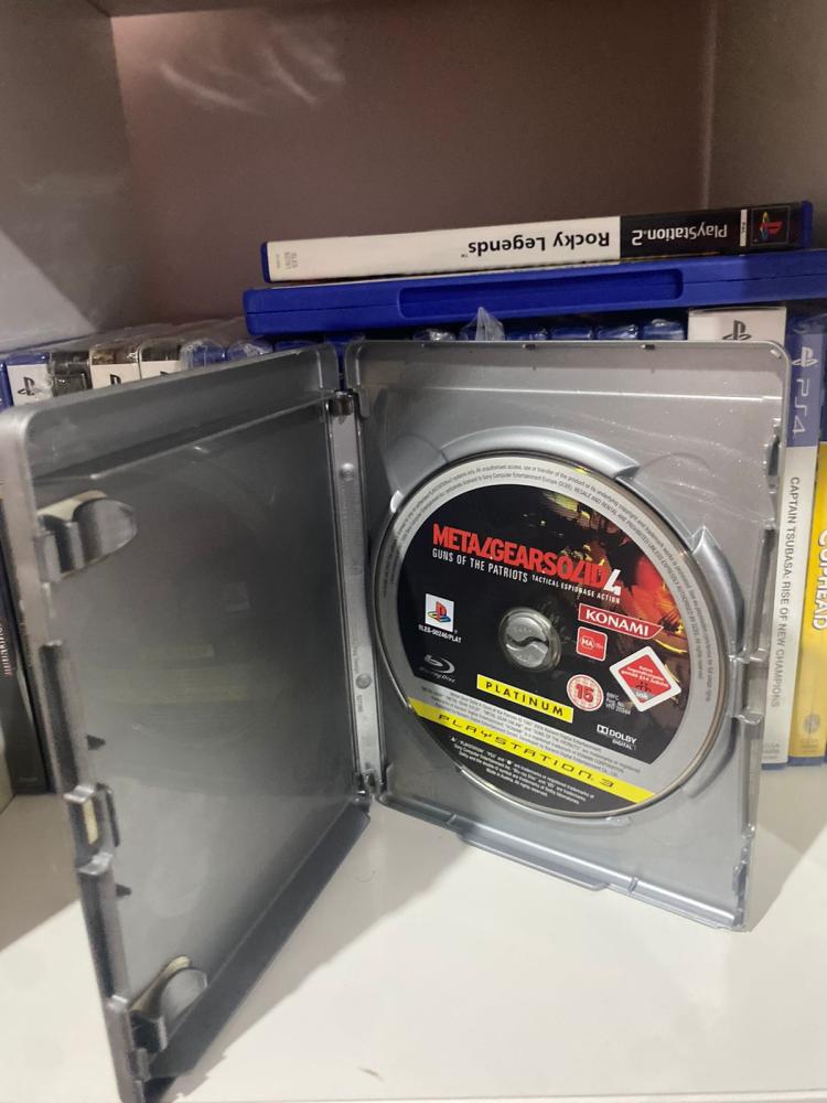 Metal Gear Solid 4 without booklet