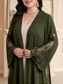 عباية النجمة بلس سايز واسعة بدانتيل وأكمام واسعة (Flare Sleeves)