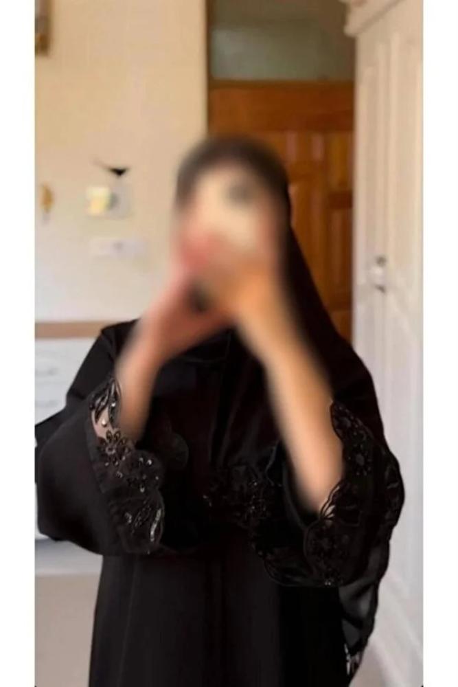 عبايه كويتي بتصميم كلاسيكي راقي