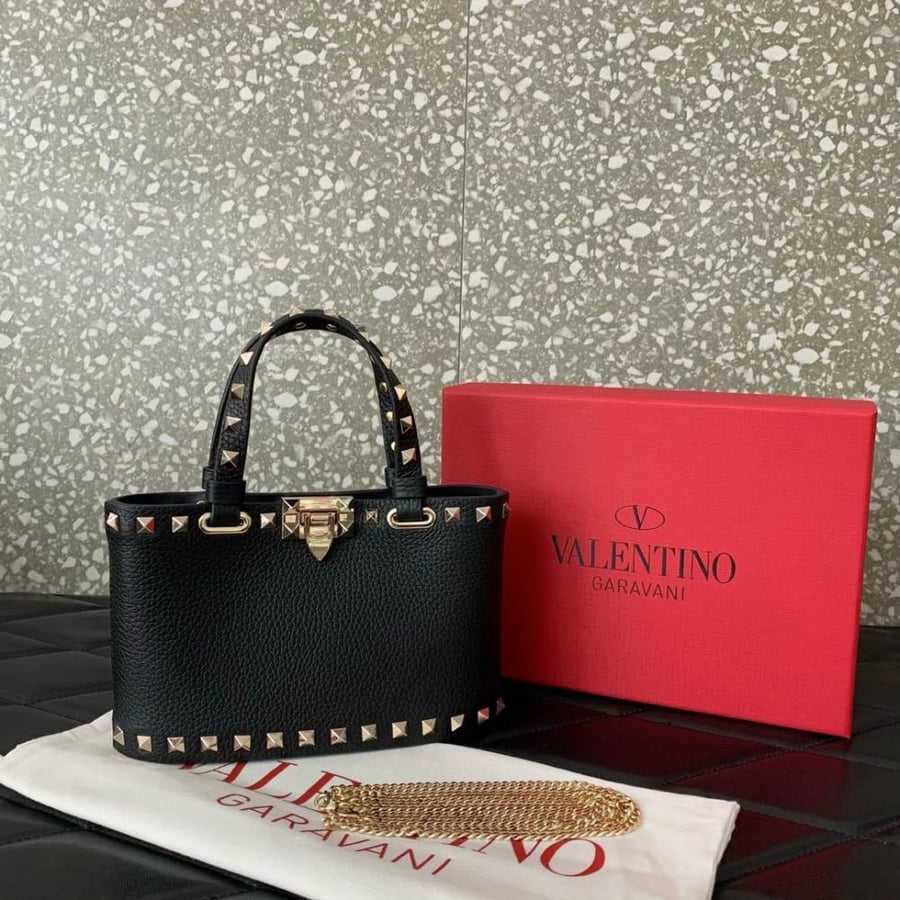 شنطة valentino