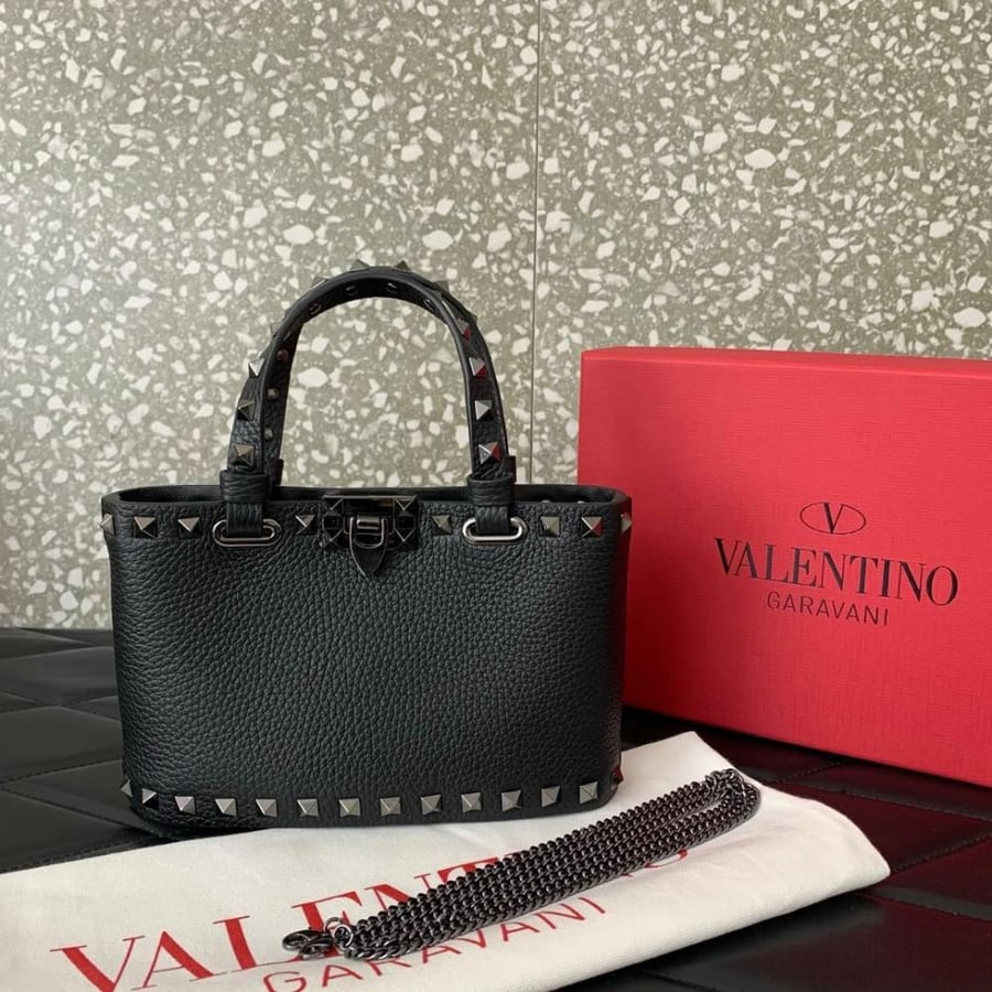 شنطة valentino