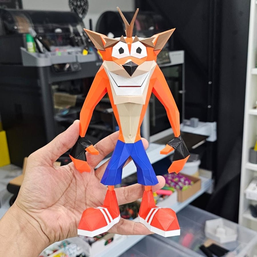 Crash bandicoot مجسم كراش