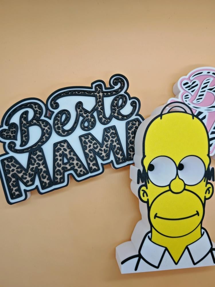Homer Simpson is following you انت مراقب