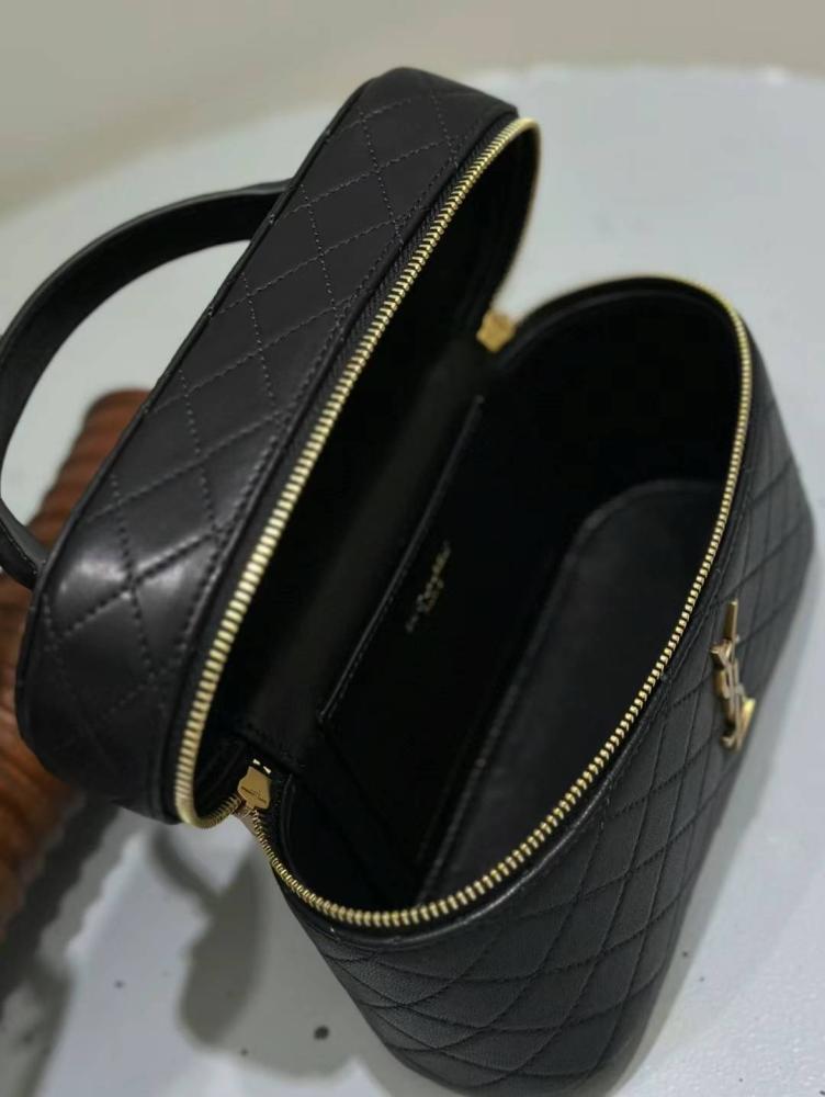 GABY VANITY BAG IN LAMBSKIN