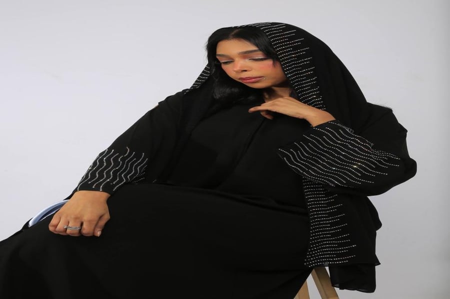 مون