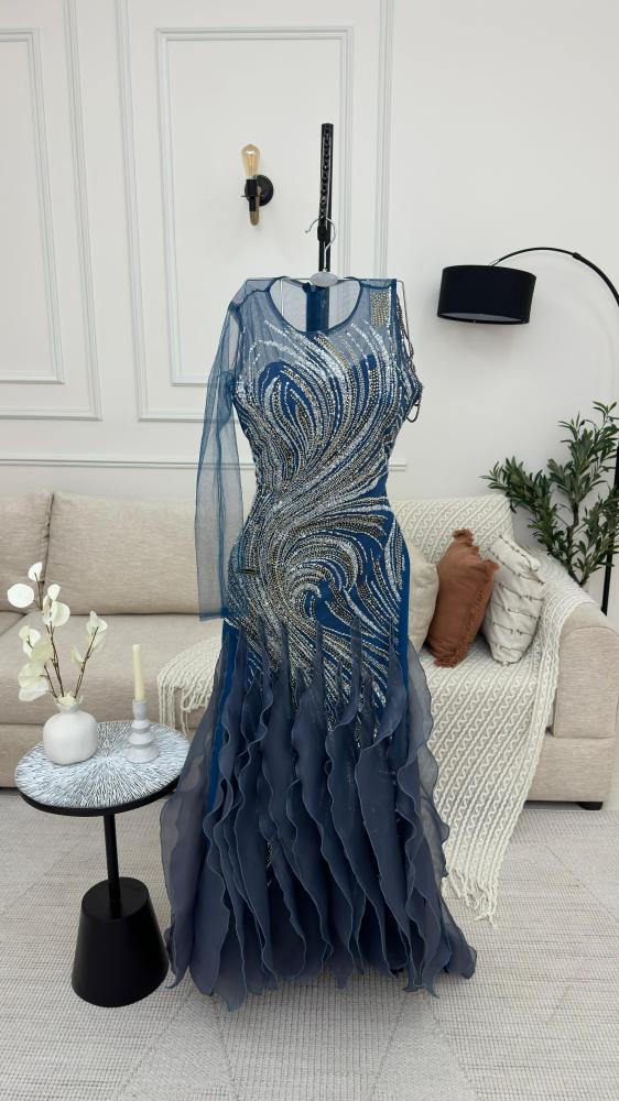 Evening dress with pendants