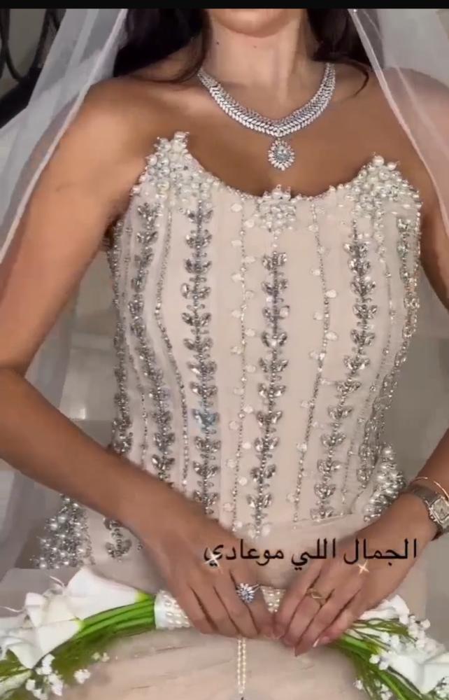 الفستان راقي