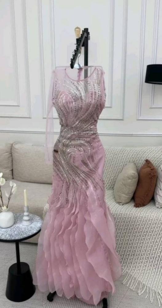 Evening dress with pendants