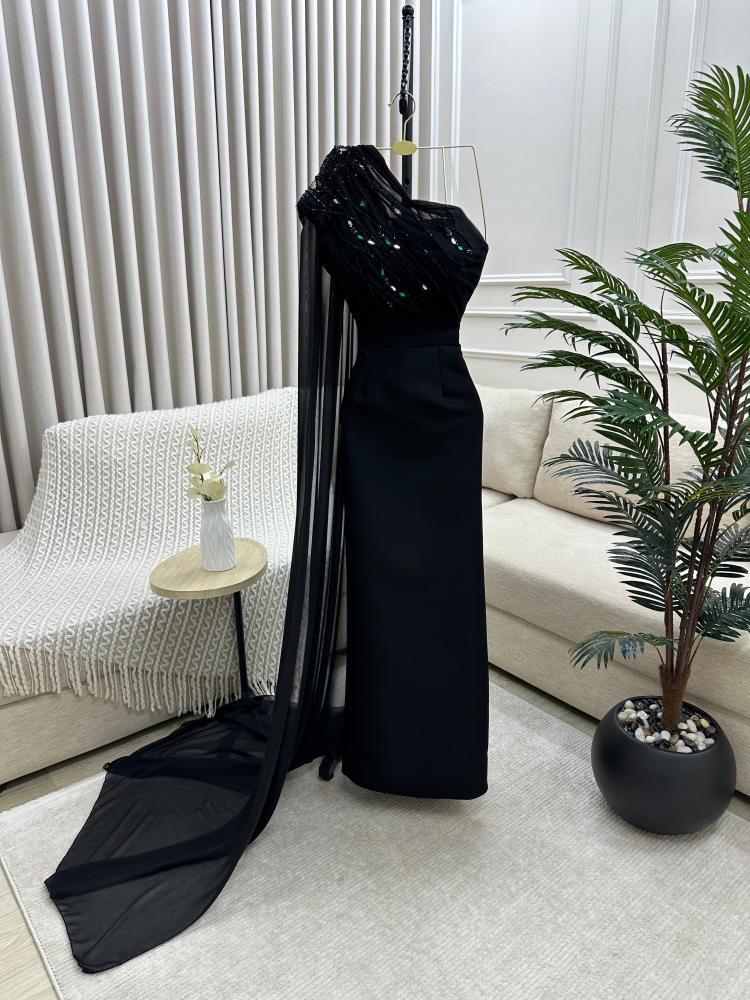 الفستان راقي اسود