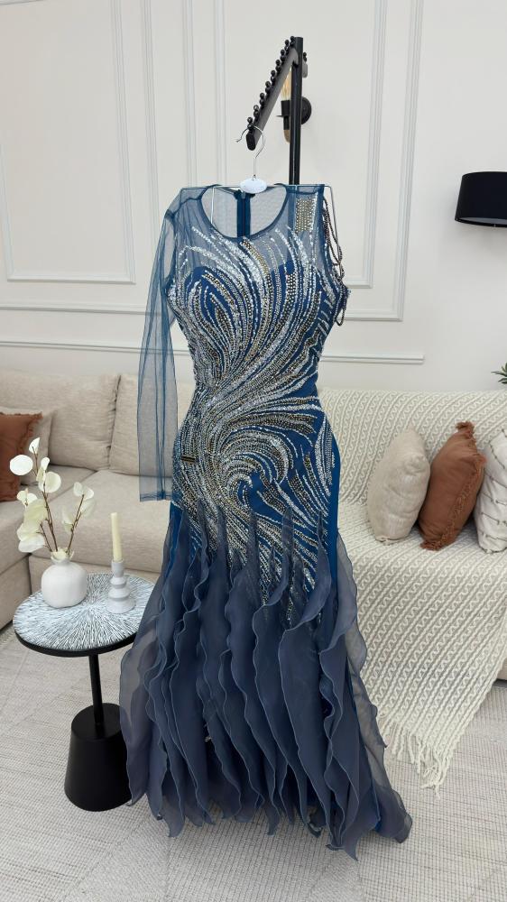 Evening dress with pendants