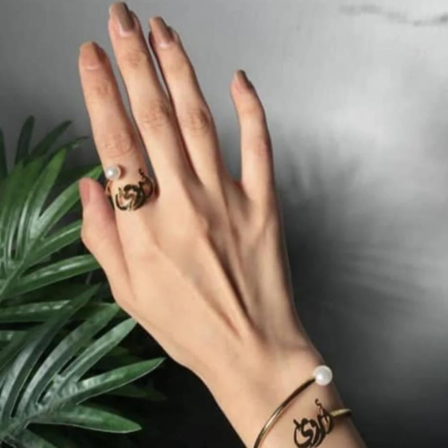 Sets of fences and an elegant ring with the name upon request