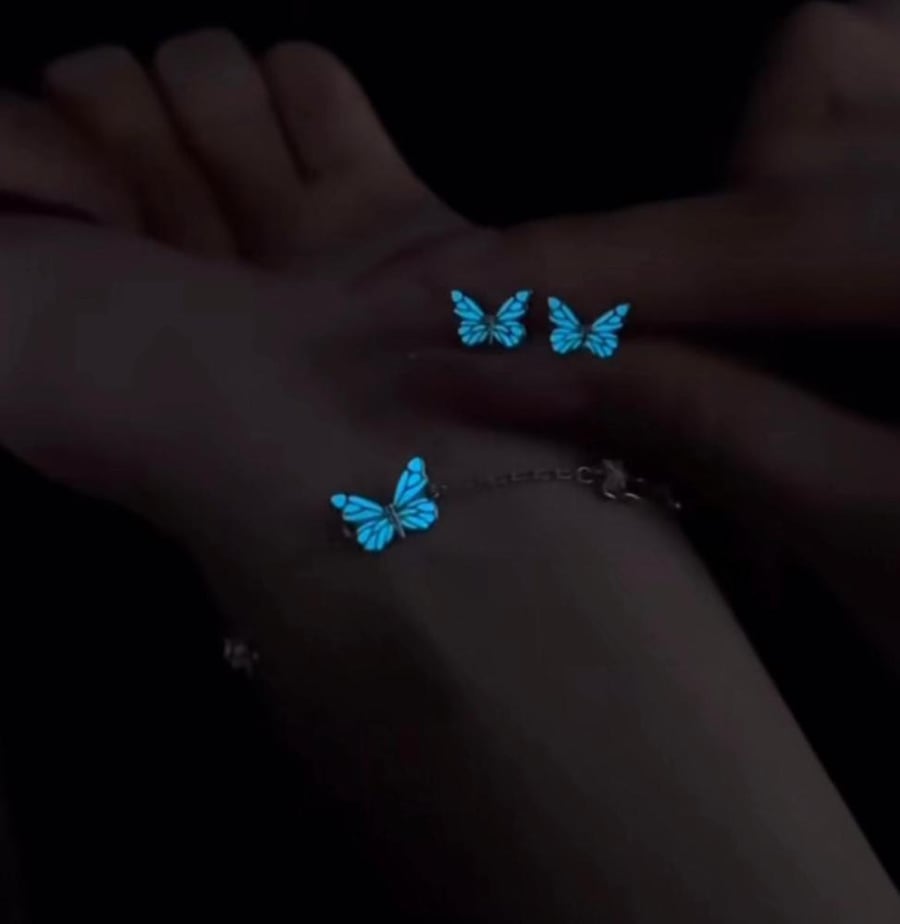 باقة الفراشة : قلادة وسوار يجسدان التناغم المثالي بتصميم راقٍ وأنيق/ The Special Butterfly Package