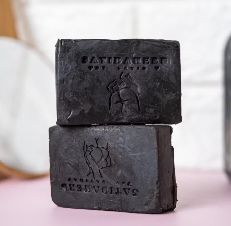 صابونة شوكو بار اليومي من ساتيدا Choco Bar Soap Everyday Detox Scrub Bar Soap Satida Herb