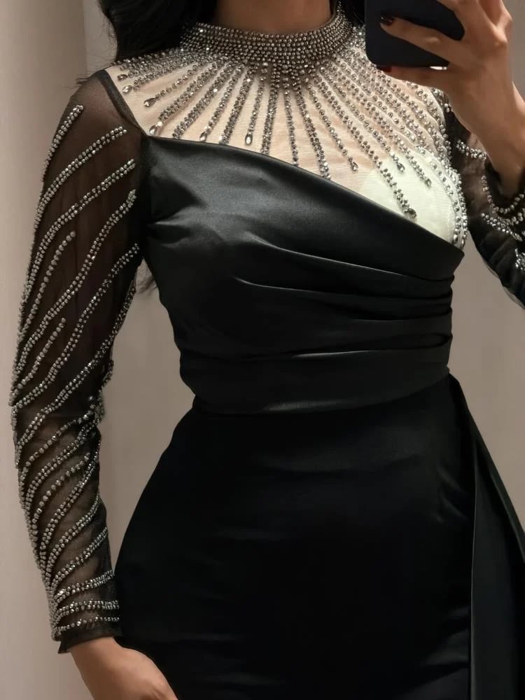 Dress with mask embroidery on the chest, long sleeves, embroidered
