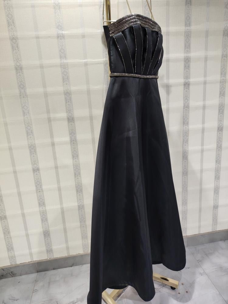 Mid-mekado dress with straps