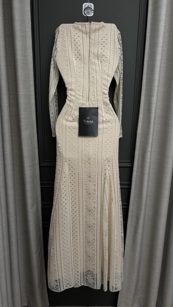 Elegant caramel lace