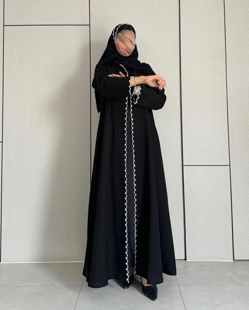 عباية بلاك ليس