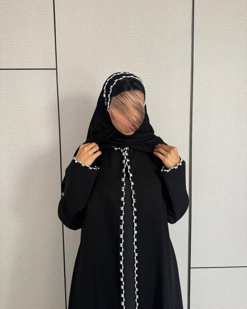 عباية بلاك ليس