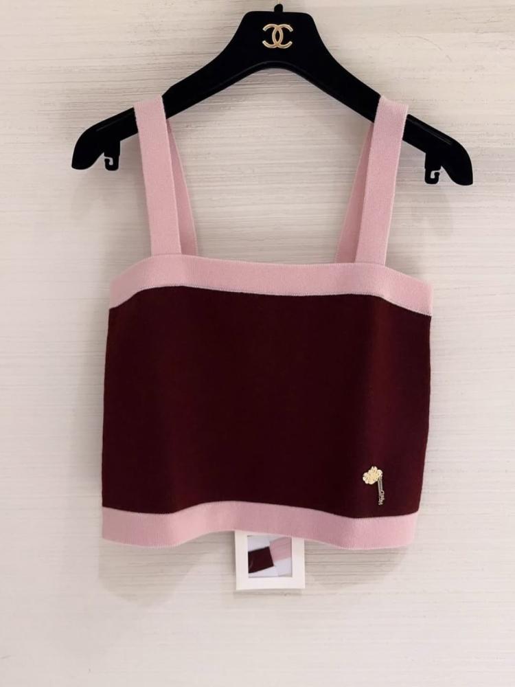 2025 قميص شانيل توب برغندي وردي CHANEL BURGUNDY PINK TOP