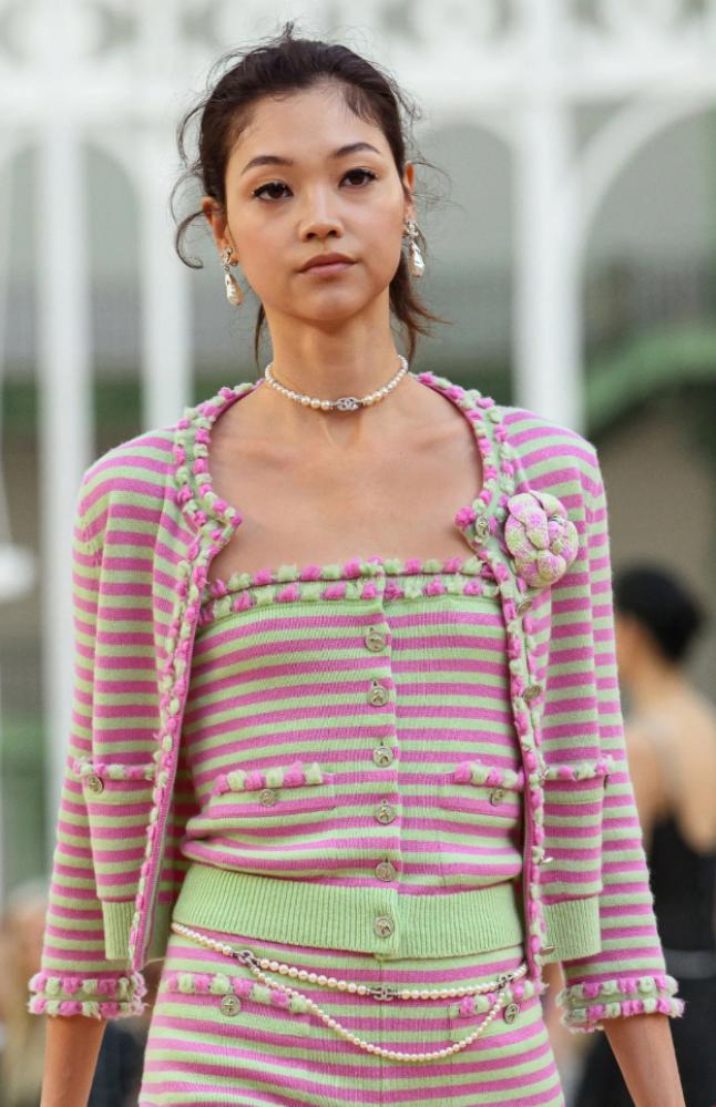 CHANEL PINK CARDIGAN 2025 كارديغان شانيل كشمير وردي أخضر فاتح مخطط