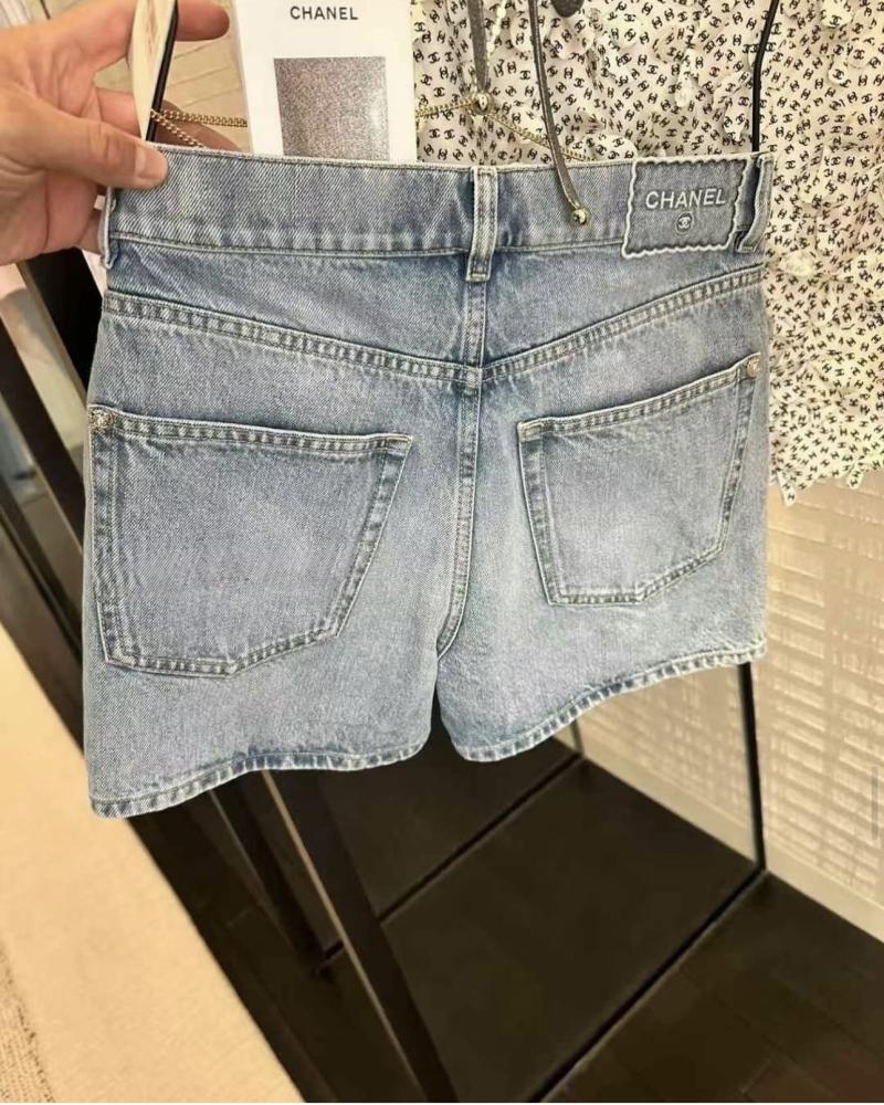 شورت شانيل دينم  شاطئ كوكو بيتش أزرق 2025 Chanel Coco Beach shorts