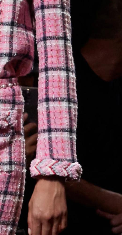 2024 chanel pink tweed wool jacket سترة شانيل جاكيت تويد وردي