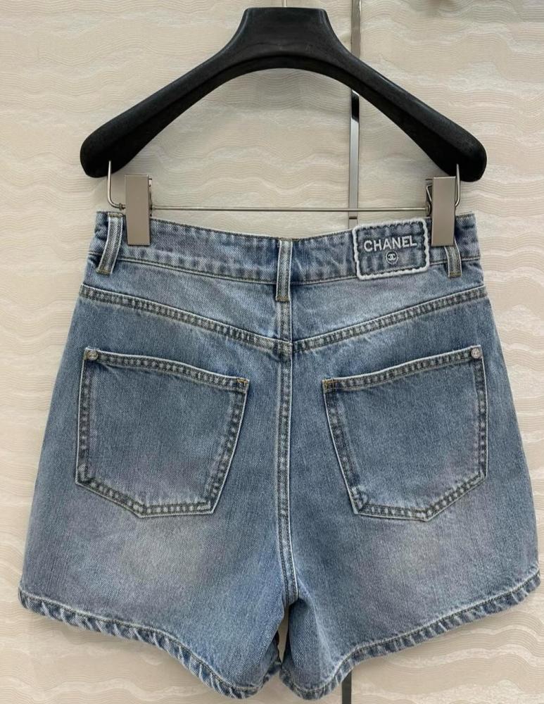 شورت شانيل دينم  شاطئ كوكو بيتش أزرق 2025 Chanel Coco Beach shorts