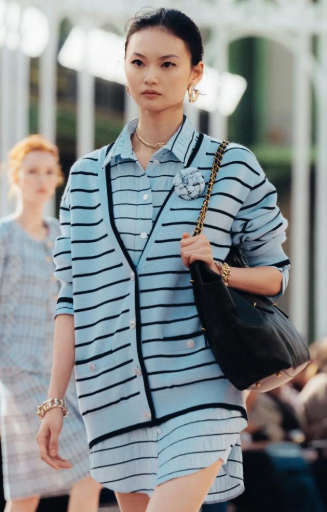 Chanel blue black lines cashmere cardigan شانيل  كارديجان كشمير أزرق