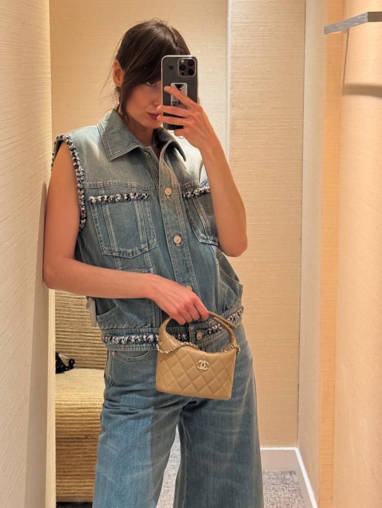 2025 جيليه شانيل دينم أزرق جاكيت CHANEL Blue Denim jacket vest