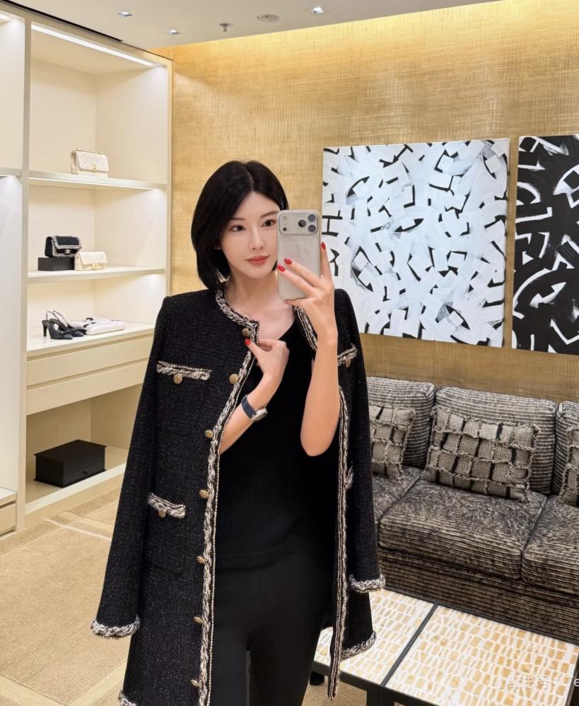 Chanel Coat in cotton tweed SANDS FERFETCH 2025 معطف شانيل تويد OUNASS