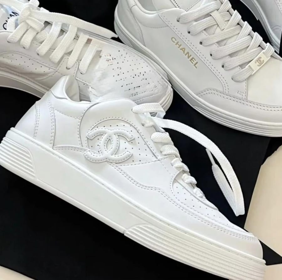 2025 حذاء شانيل جزمة رياضي أبيض white Chanel sneakers