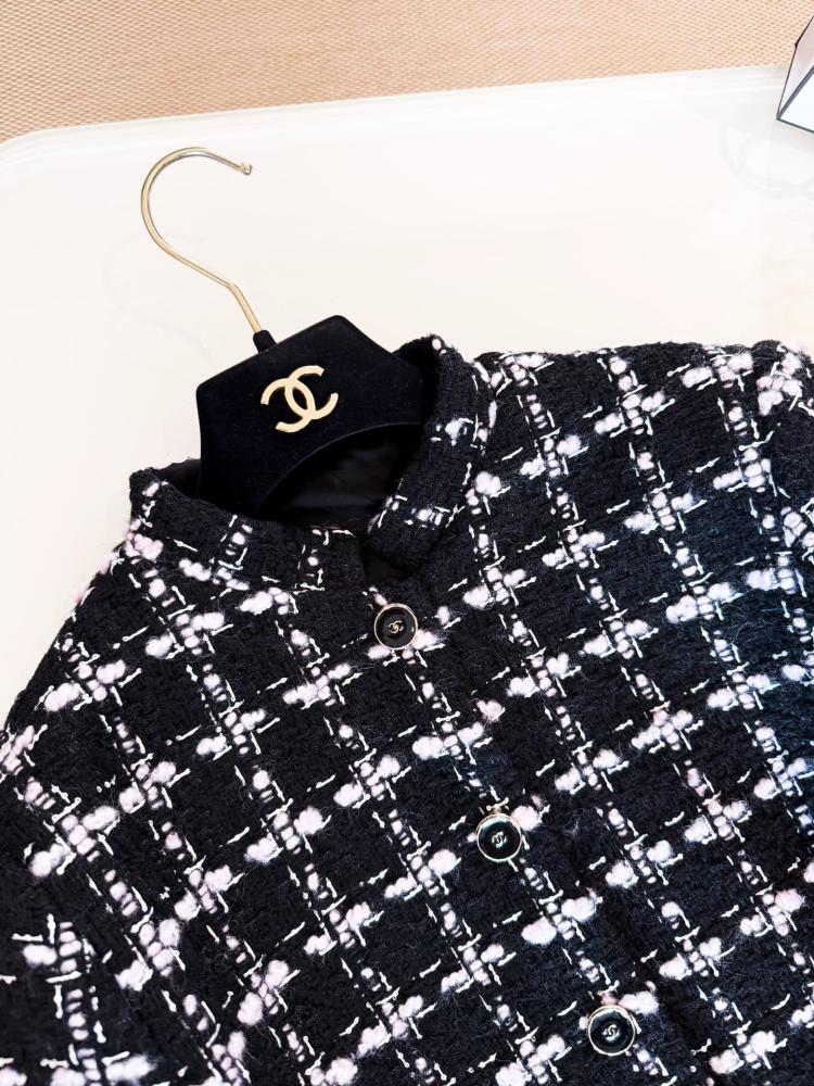Chanel Coat in Wool Tweed 2025 معطف شانيل صوف تويد