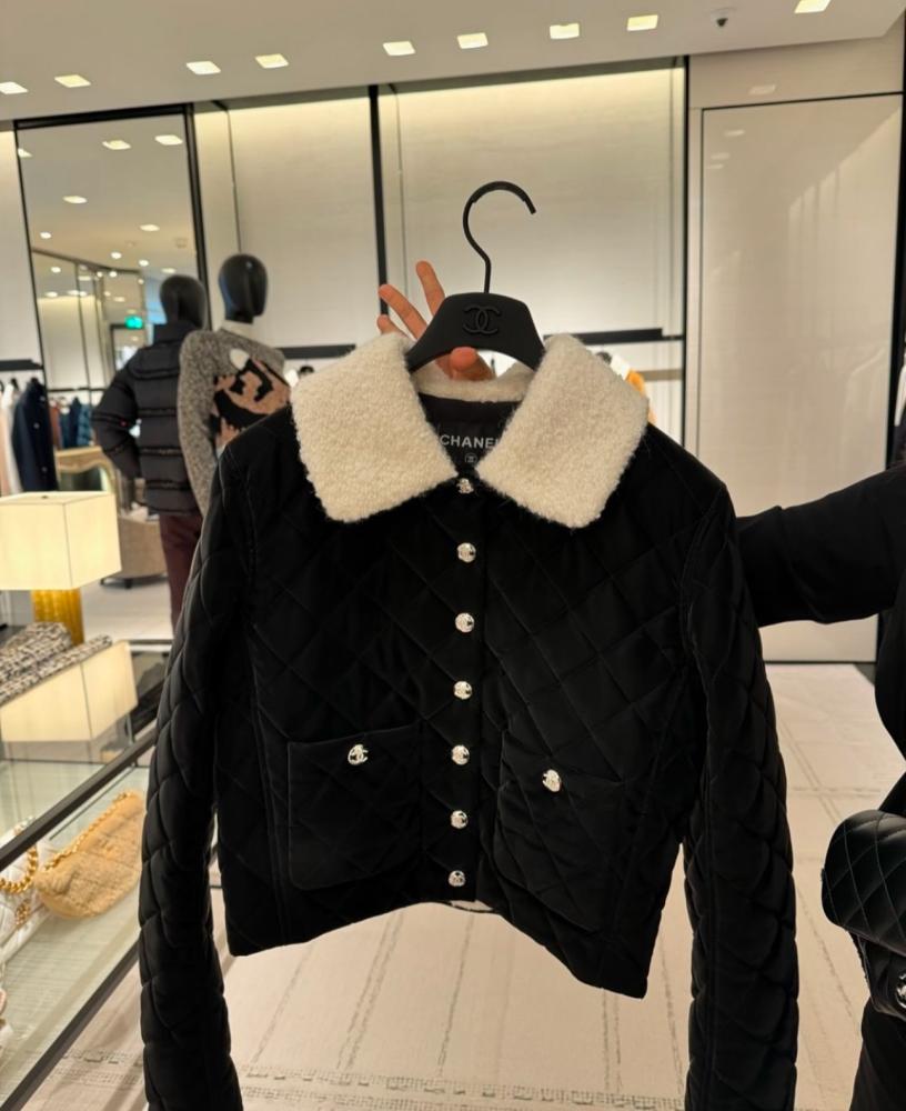 Chanel coco neige black wool blouson 2024  شانيل جاكيت أسود