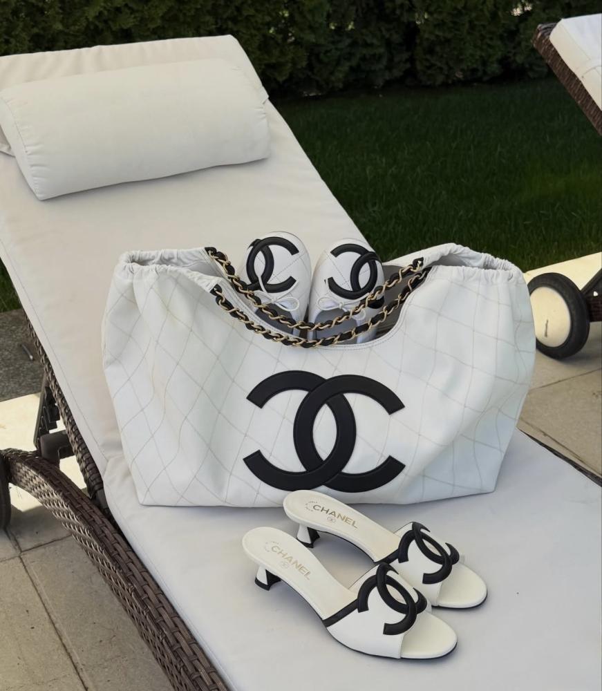 Chanel Coco Beach Ballerina 2026  فلات شانيل باليرينا جلد أبيض أسود
