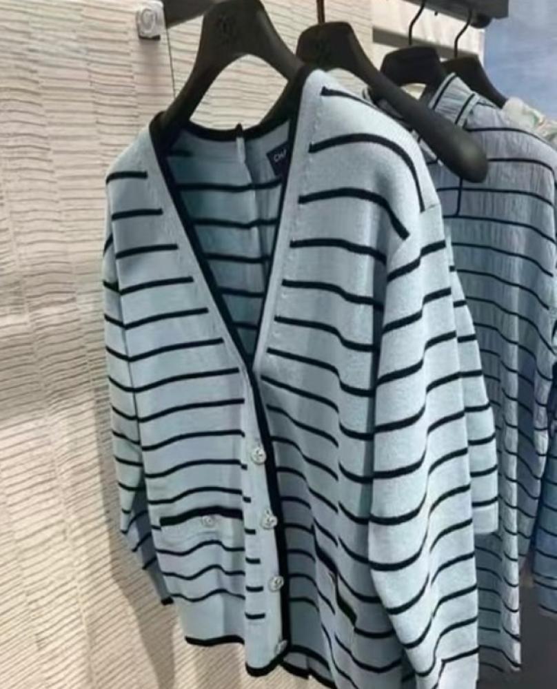 Chanel blue black lines cashmere cardigan شانيل  كارديجان كشمير أزرق