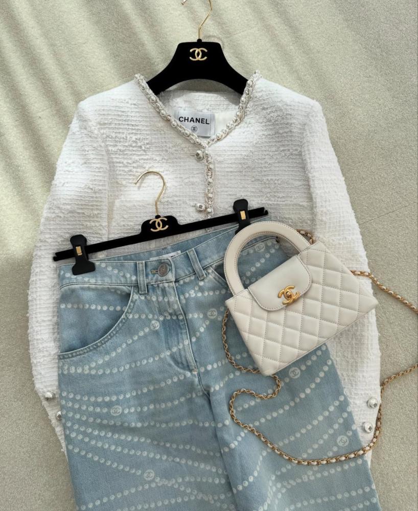 2025 Chanel white pearls tweed jacket جاكيت شانيل تويد أبيض لؤلؤي