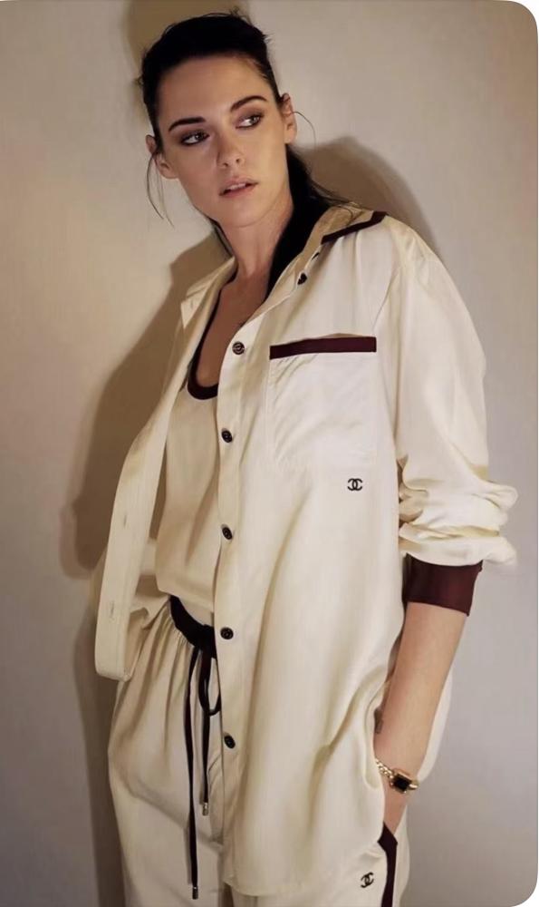 2026 بلوزة شانيل رسمية أصفر فاتح برغندي Chanel Yellow Burgundy blouse