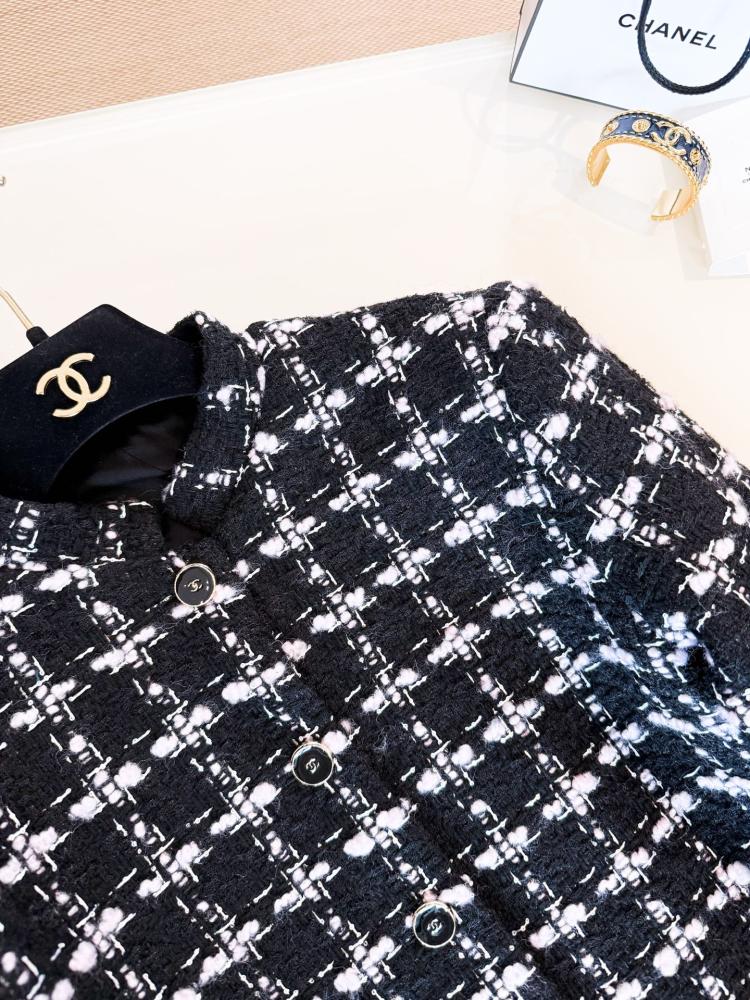 Chanel Coat in Wool Tweed 2025 معطف شانيل صوف تويد