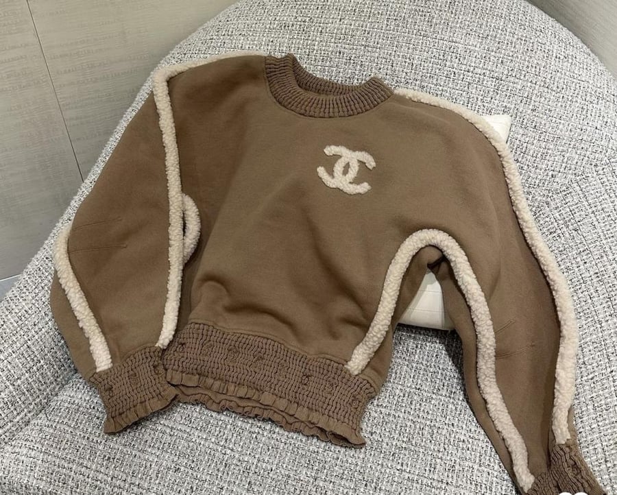 بلوفر شانيل شتوي بني 2024 CHANEL COCO NEIGE PULLOVER