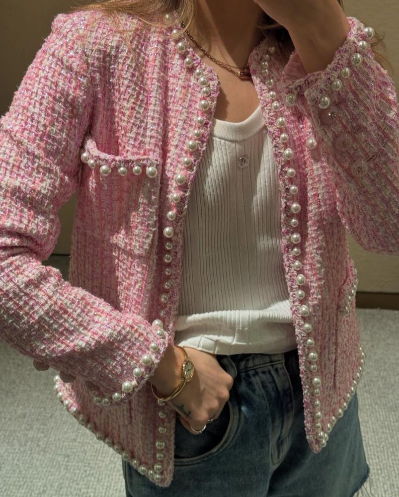 CHANEL PINK TWEED JACKET 2025 جاكيت شانيل وردي تويد بأزرار أمامية