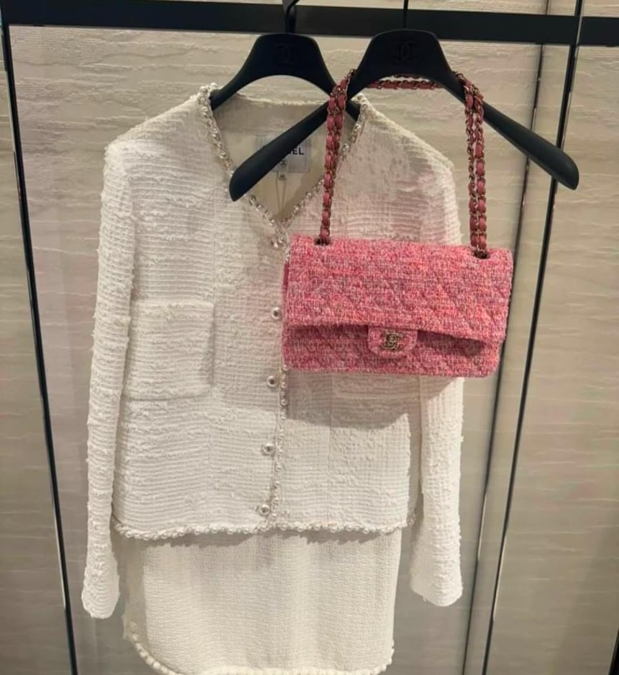2025 Chanel white pearls tweed jacket جاكيت شانيل تويد أبيض لؤلؤي