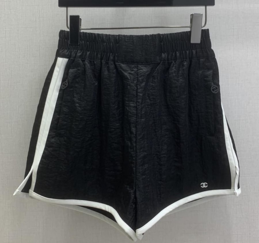 2026 شورت شانيل أسود خفيف رياضي Chanel black sport summer shorts