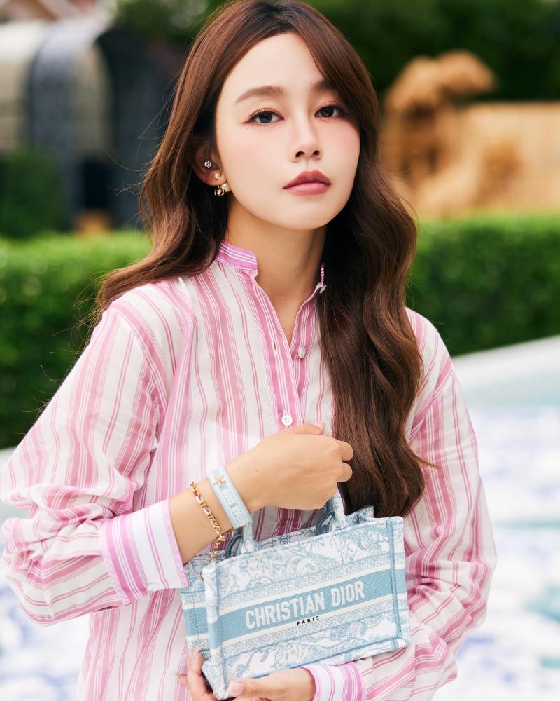 2025 Dior Dioriviera Long Blouse  بلوزة ديور يوريفيرا طويله مخطط وردي