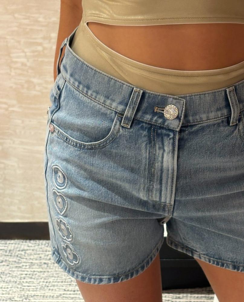 شورت شانيل دينم  شاطئ كوكو بيتش أزرق 2025 Chanel Coco Beach shorts