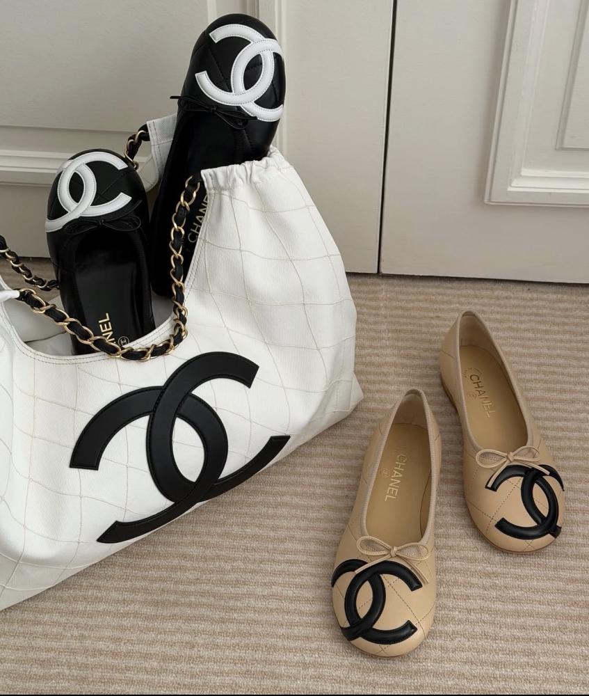 Chanel Coco Beach Ballerina 2026  جزمة شانيل باليرينا جلد أبيض أسود