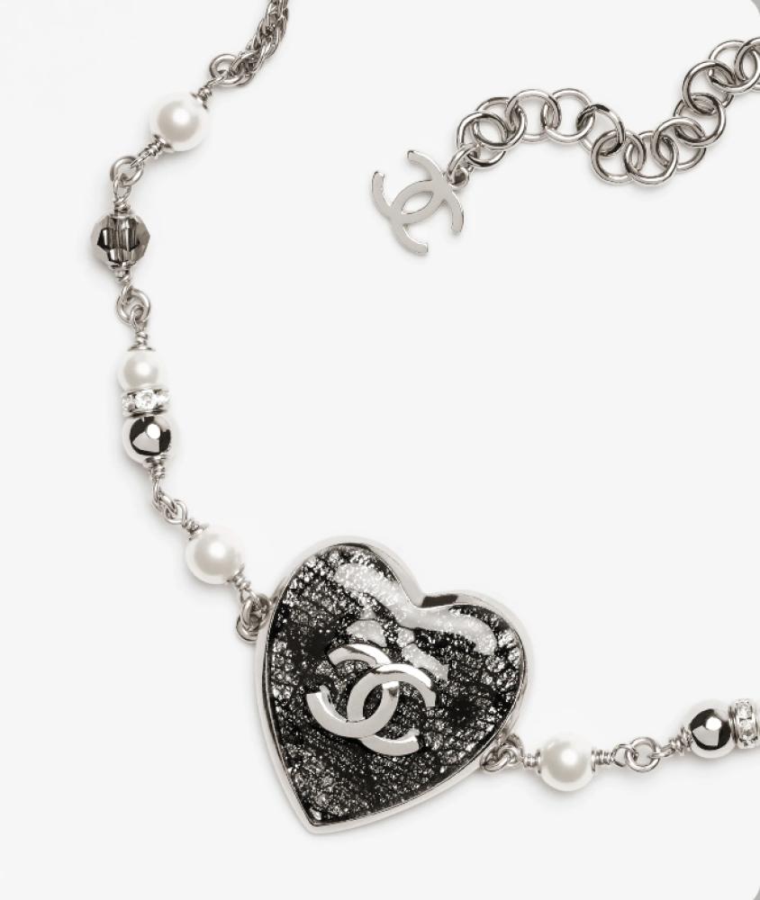 2025 قلادة شانيل شوكر معدن دانتيل فضي أسود CHANEL SILVER BLACK CHOKER