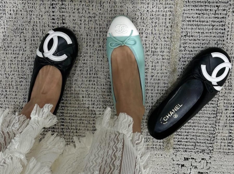 Chanel Coco Beach Ballerina 2026  جزمة شانيل باليرينا جلد أبيض أسود