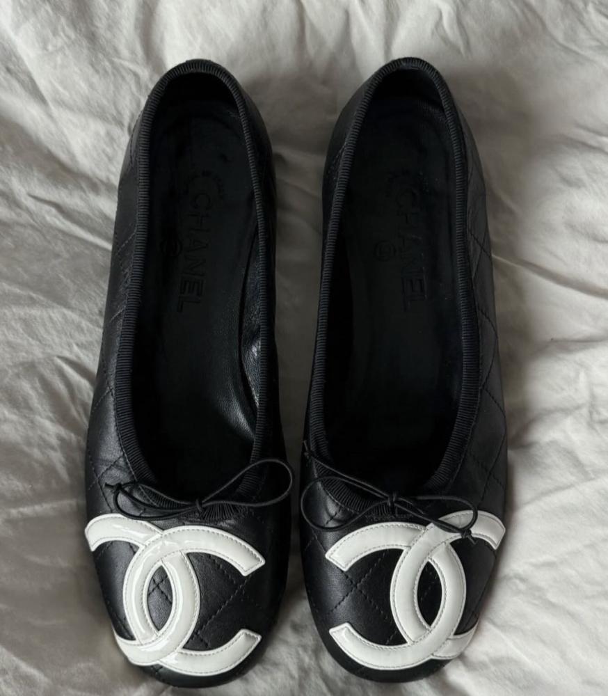 Chanel Coco Beach Ballerina 2026  فلات شانيل باليرينا جلد أبيض أسود